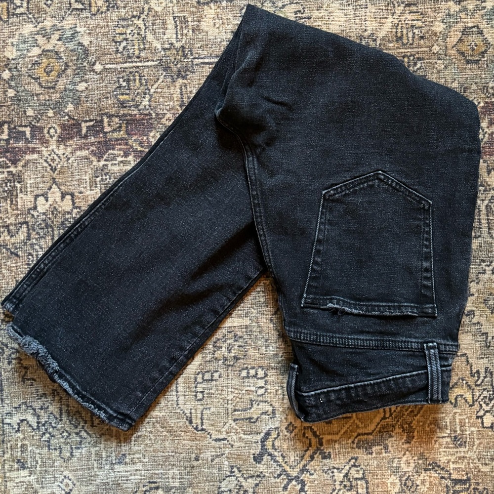 A&F CURVE LOVE ULTRA HIGH RISE ANKLE STRAIGHT BLACK DENIM JEAN | SZ 4 SHORT